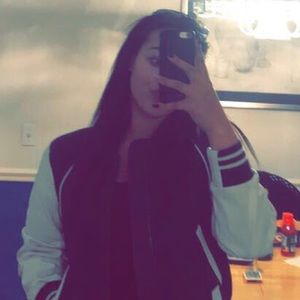 Meet your Posher, Cora